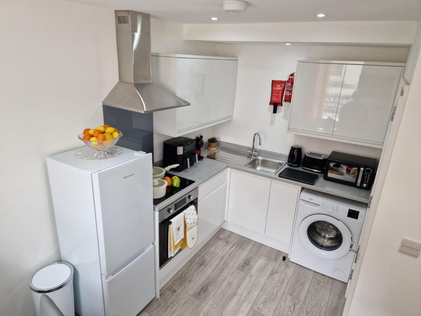 12 B Market Street Watford  Zewnętrze zdjęcie